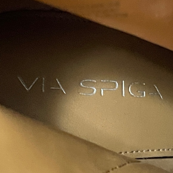 EUC Women's Size 8 Via Spiga Cognac (Tan) Suede Fringe Ankle Boots - Picture 5 of 6